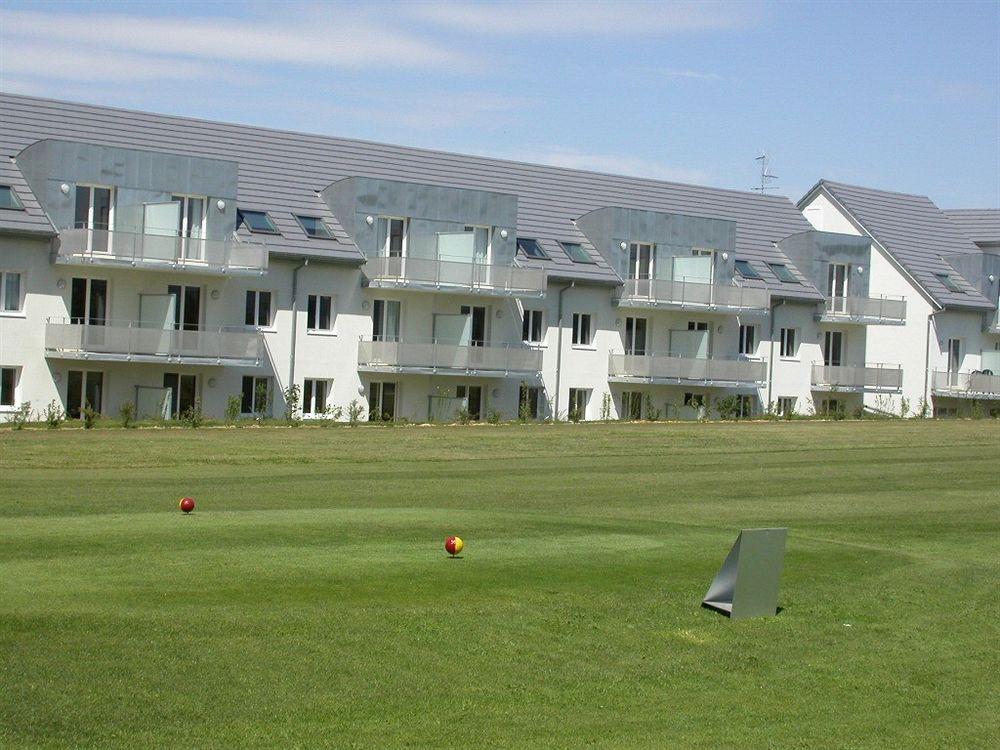 Residence Le Royal Golf & Horse Mooslargue Exteriör bild