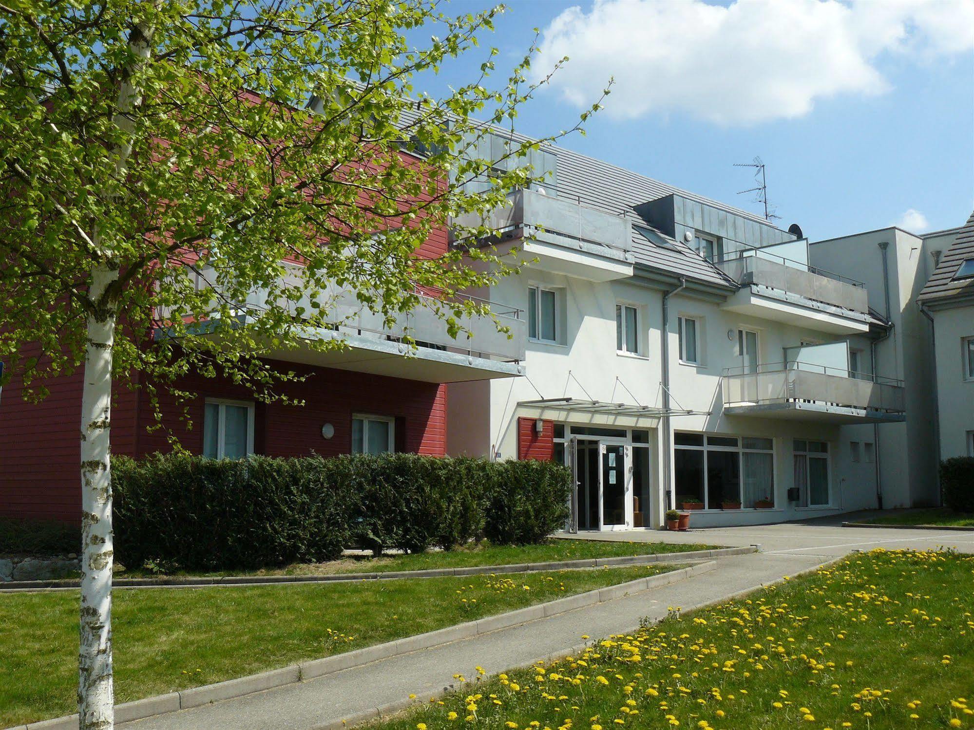 Residence Le Royal Golf & Horse Mooslargue Exteriör bild